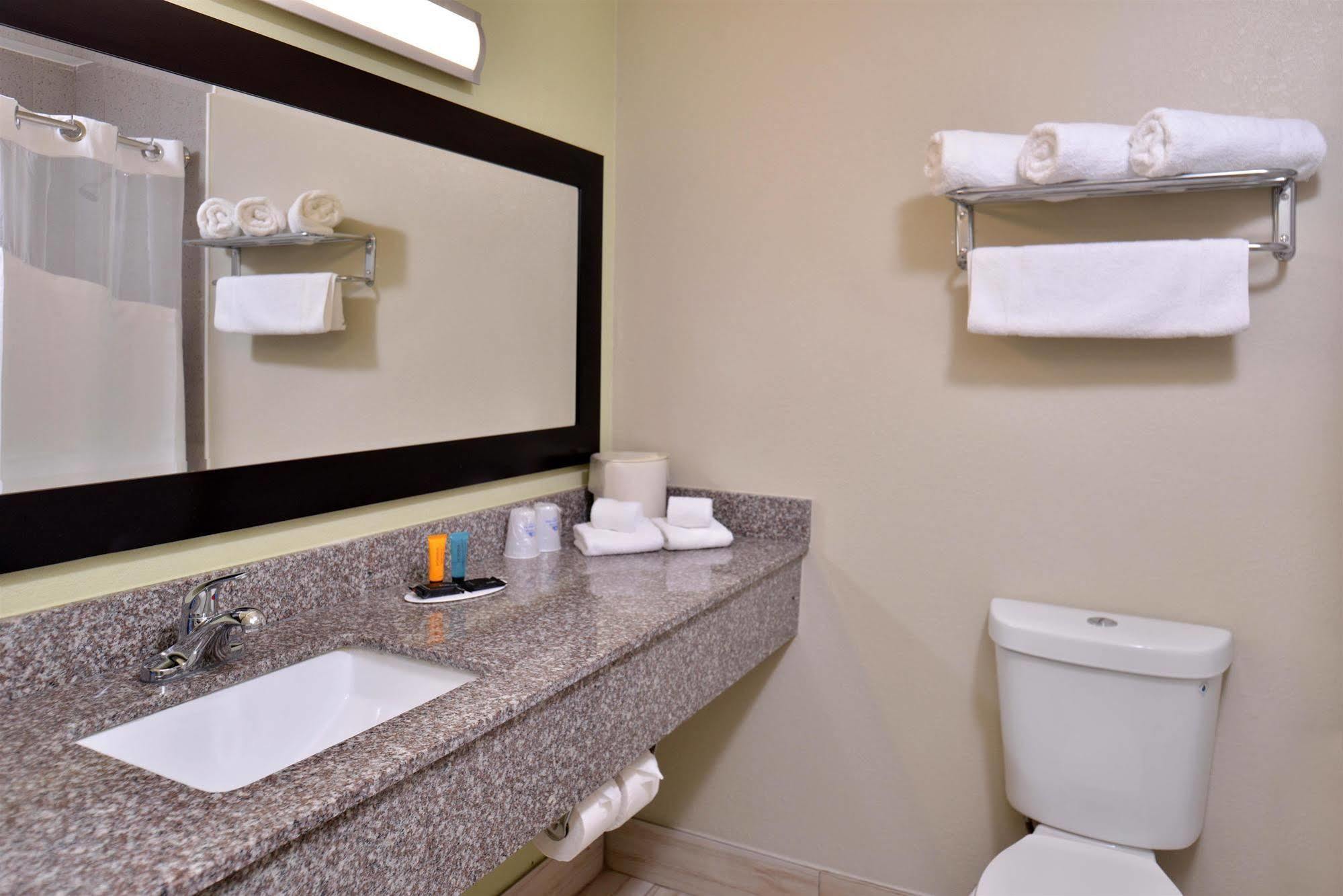 America'S Best Value Inn - Memphis Airport Екстериор снимка