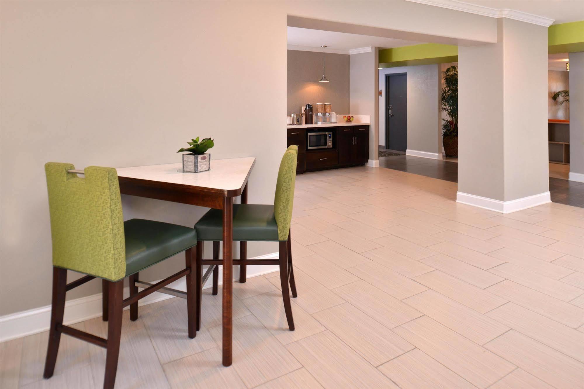 America'S Best Value Inn - Memphis Airport Екстериор снимка