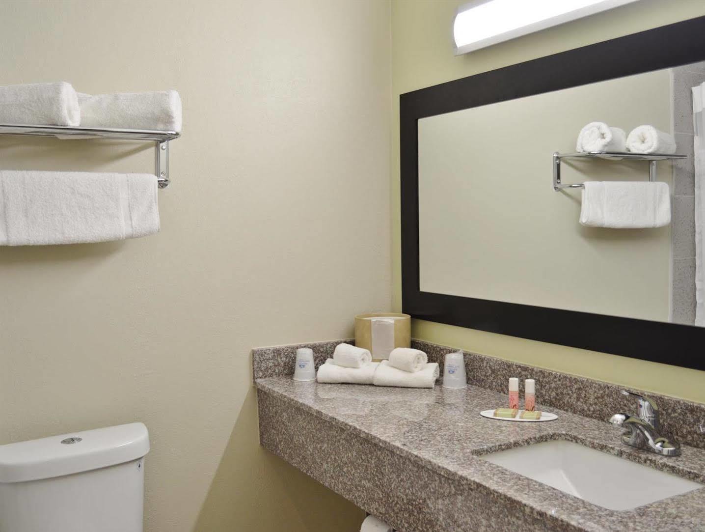 America'S Best Value Inn - Memphis Airport Екстериор снимка
